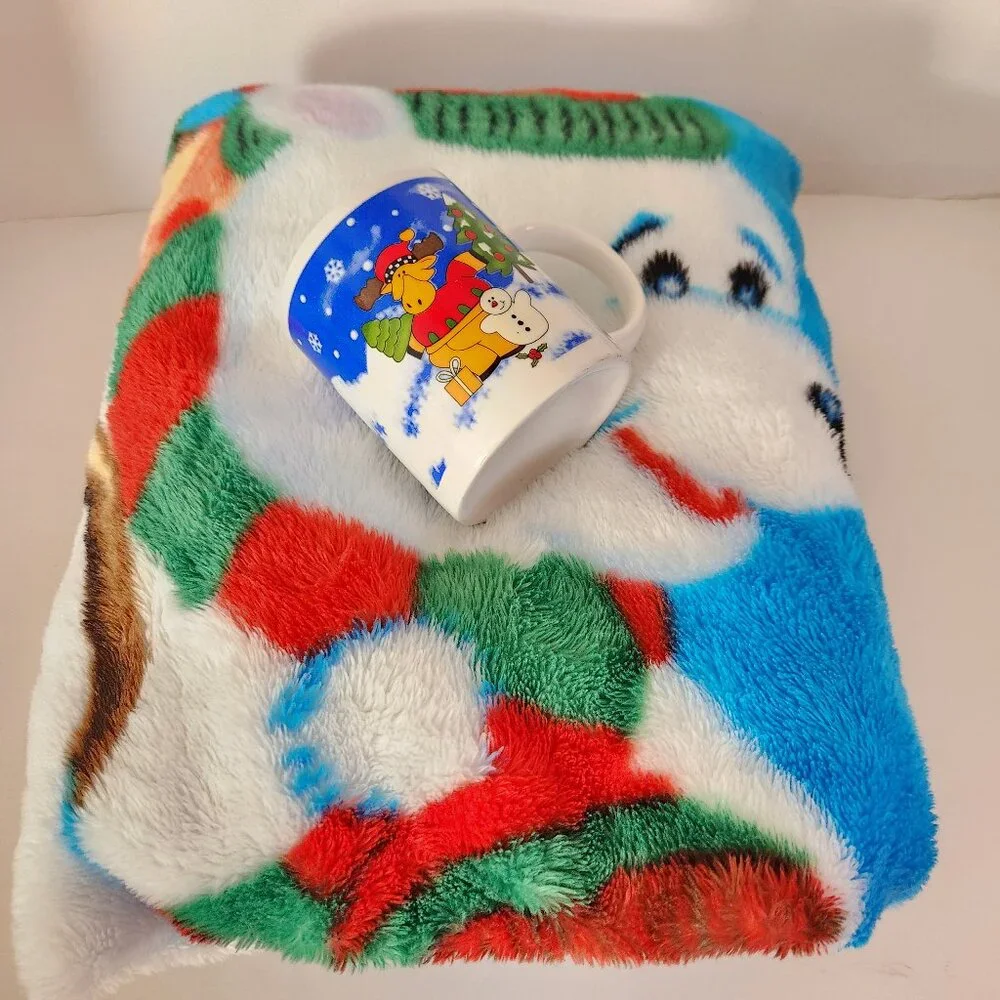 Polar Bear & Penguin on Sled Throw Blanket, Winter Mug